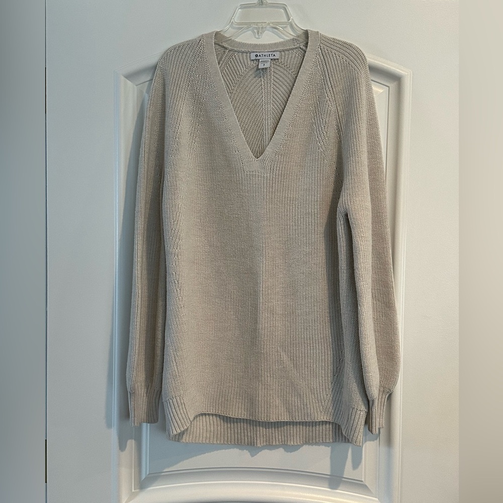Athleta Cream V-Neck Sweater Merino Wool and Polyester Blend Size Small